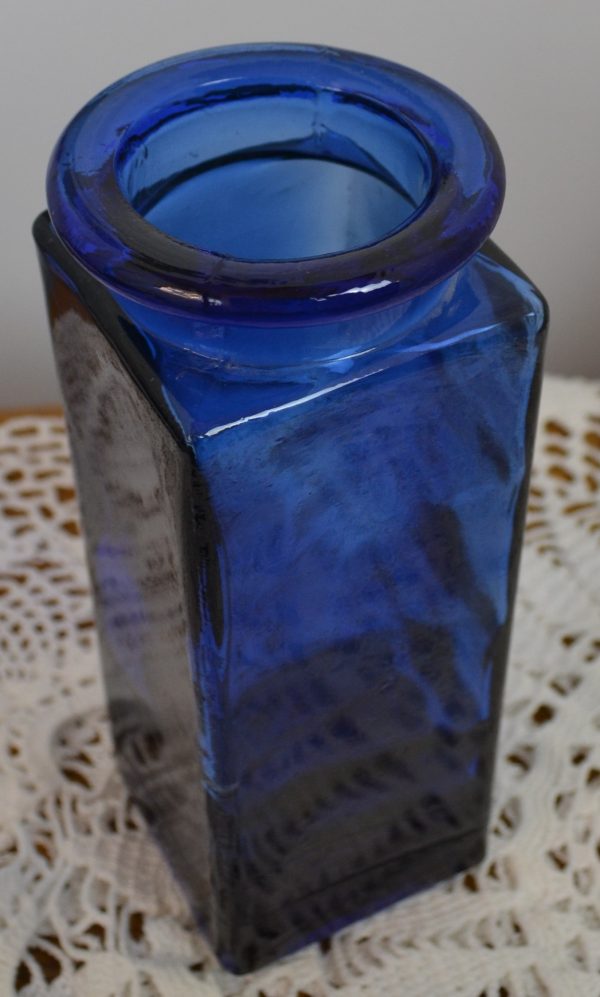 Pot en verre bleu de La maison de Carine