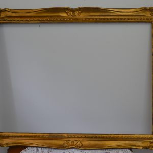 Encadrement en bois doré de La maison de Carine