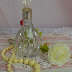 Flacon de parfum 4711 de La maison de Carine