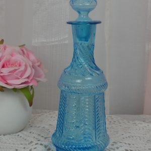 Carafe ancienne bleue de La maison de Carine