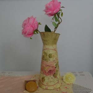 Broc Shabby de La maison de Carine