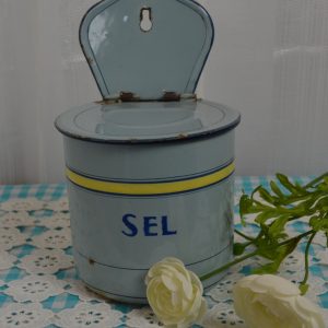 Pot à sel émaillé de La maison de Carine