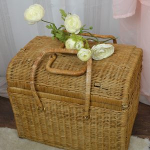 Panier à couture en rotin de La maison de Carine