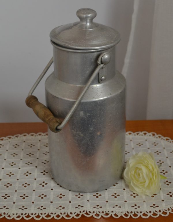 Pot à lait en aluminium de La maison de Carine