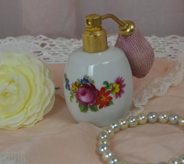 Vaporisateur parfum porcelaine de Limoges de La maison de Carine