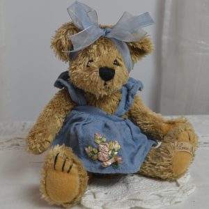 Ours en peluche Louise Mansen de La maison de Carine