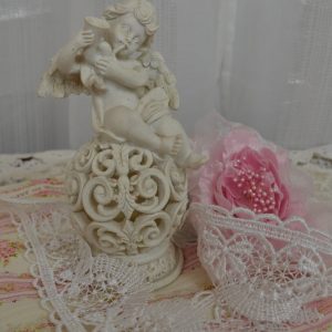 Statue ange musicien de La maison de Carine