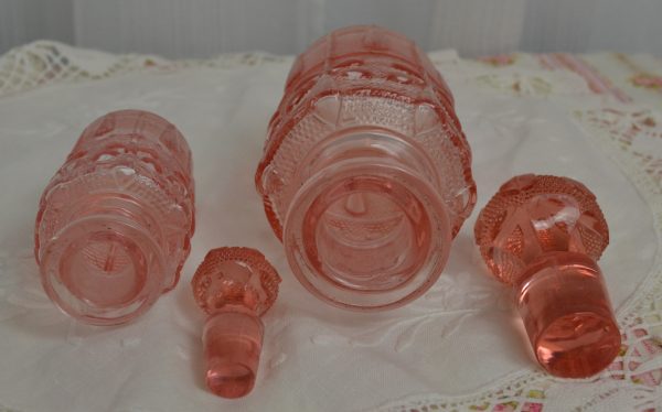 Flacons de parfum en verre rose de La maison de Carine_3