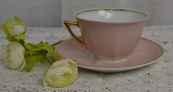 Tasse rose poudré en porcelaine J & Cie de La maison de Carine