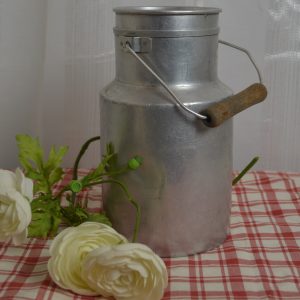 Pot à lait en aluminium de La maison de Carine