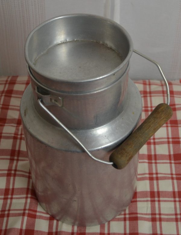 Pot à lait en aluminium de La maison de Carine_1