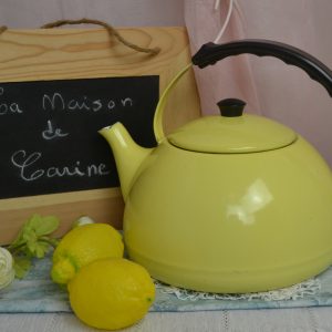 Bouilloire émaillée vintage de La maison de Carine