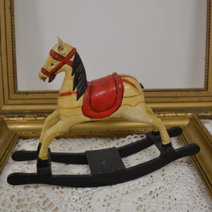 Figurine cheval bois vintage de La maison de Carine