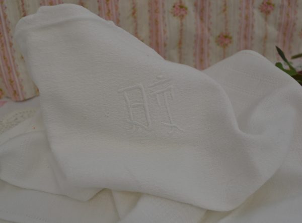 Anciennes serviettes de table monogrammées de La maison de Carine_3