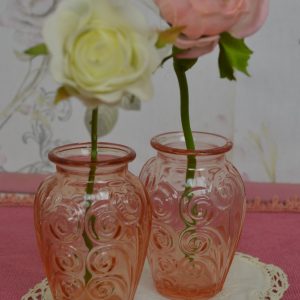 Vases verre moulé rose art déco de La maison de Carine