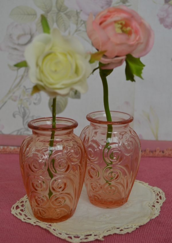 Vases verre moulé rose art déco de La maison de Carine