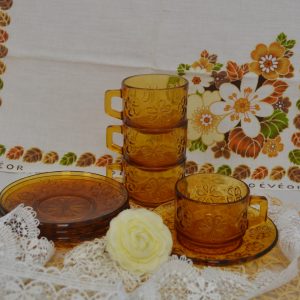 Tasses à café vintage Vereco ambrées de La maison de Carine