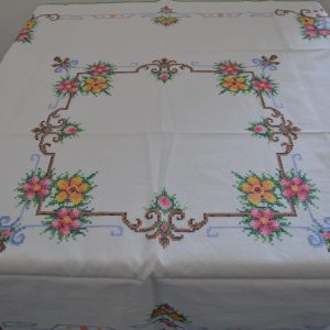 Nappe à thé brodée de La maison de Carine