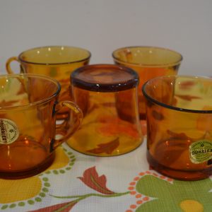 Tasses à café ambrées Duralex vintage de La maison de Carine