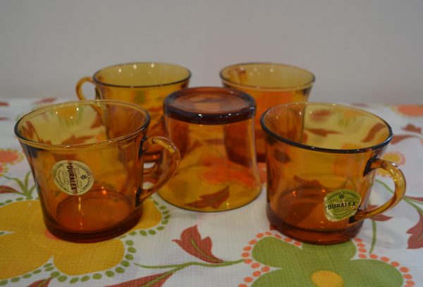 Tasses à café ambrées Duralex vintage de La maison de Carine