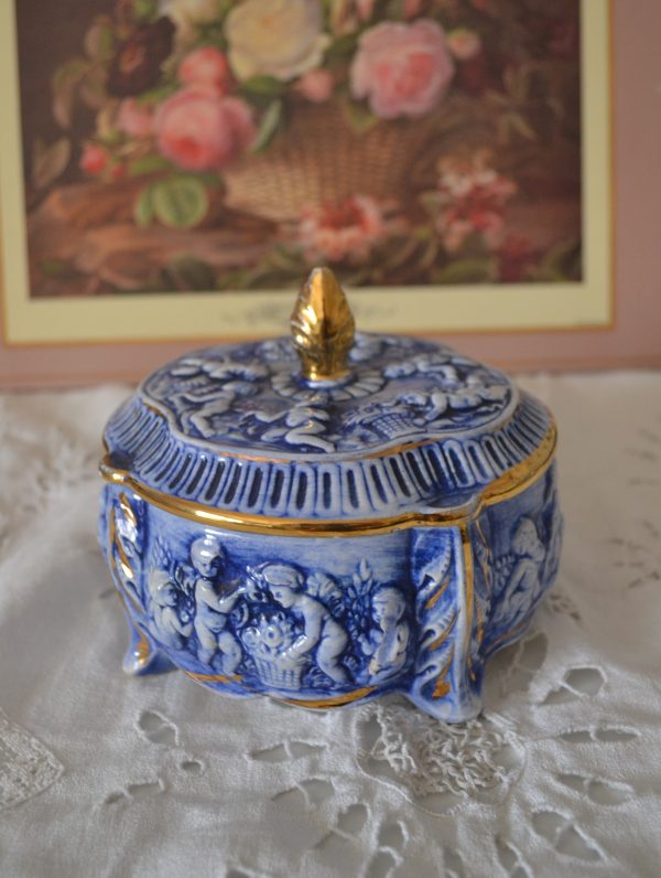 Boite en porcelaine Shabby chérubins de La maison de Carine