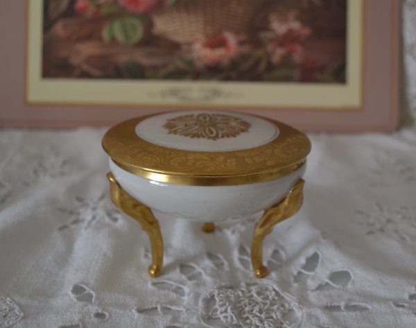Bonbonnière porcelaine fine de Limoges de La maison de Carine